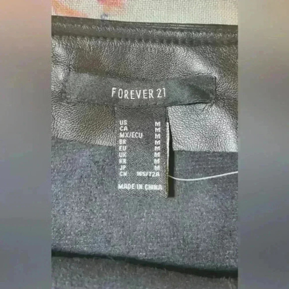 NWOT Forever 21 Sheer Faux Leather Midi Skirt Jr. Size Medium - Picture 13 of 14